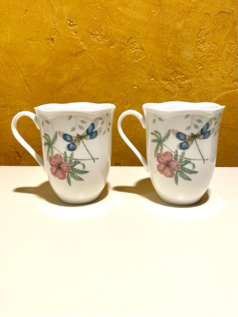 2 LENOX BUTTERFLY MEADOW DRAGONFLY MUGS - 12 OZ WHITE PORCELAIN SCALLOPED RIM